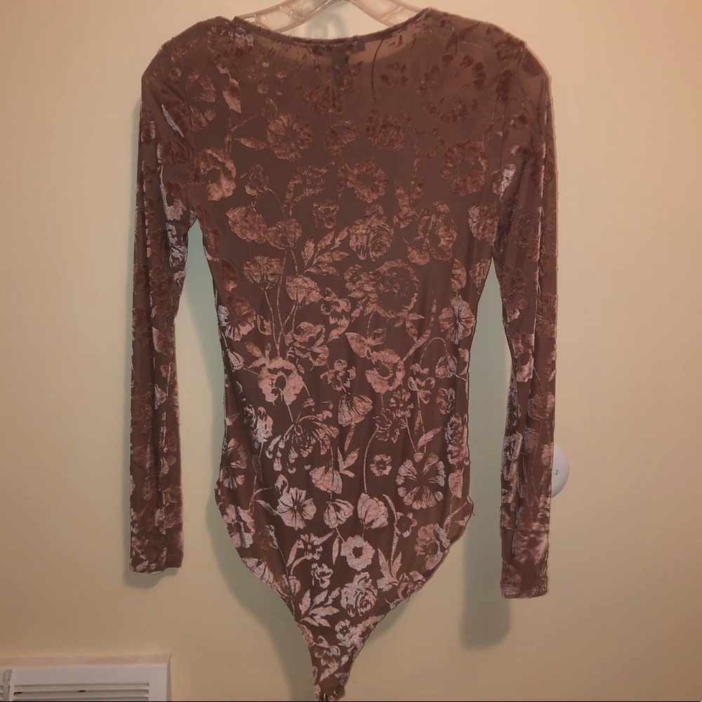 Forever 21 Velvet Floral Long Sleeve Bodysuit - Picture 2 of 4